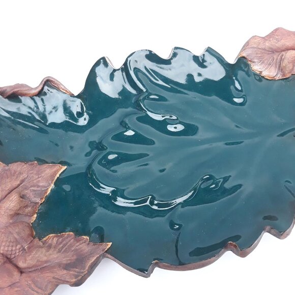 Terrafirma Pottery Tray, Green Glaze, Leaf & Acorn Design, Signed 1992 - Picture 3 of 7